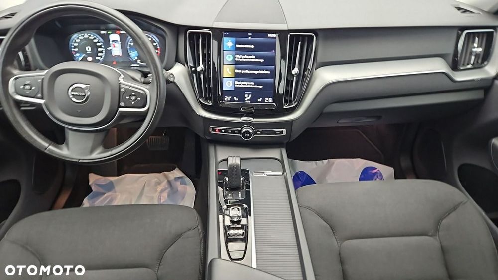 Volvo XC 60 B4 B Momentum Pro - 12