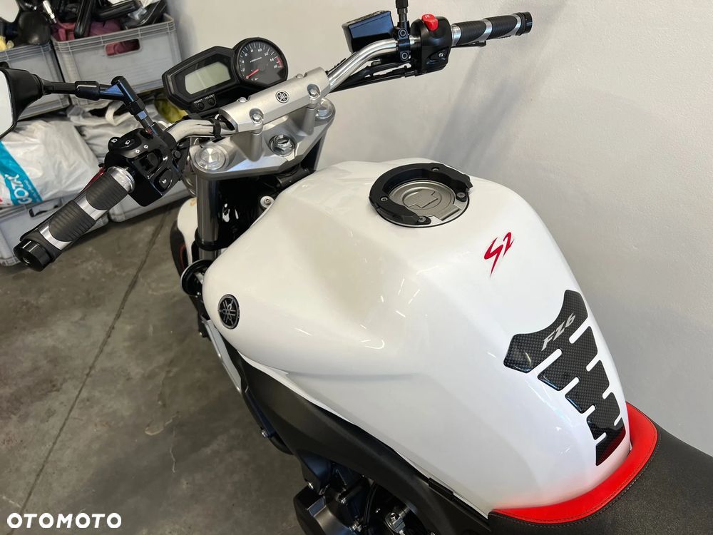 Yamaha FZ6 - 16