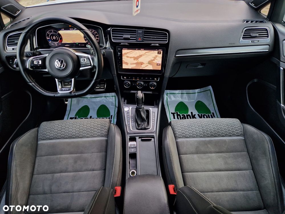 Volkswagen Golf - 23