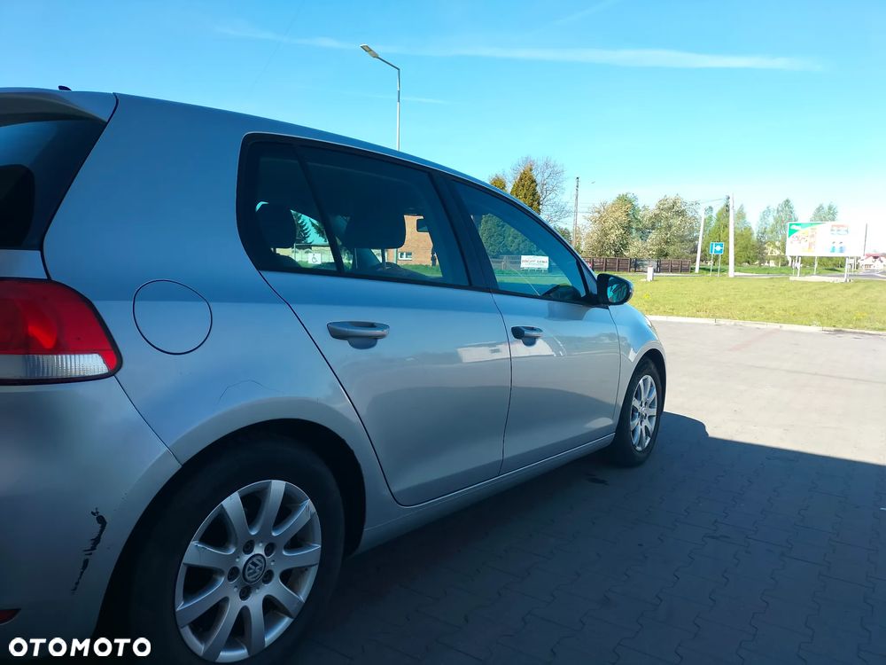 Volkswagen Golf 1.6 TDI DPF BlueMotion - 13