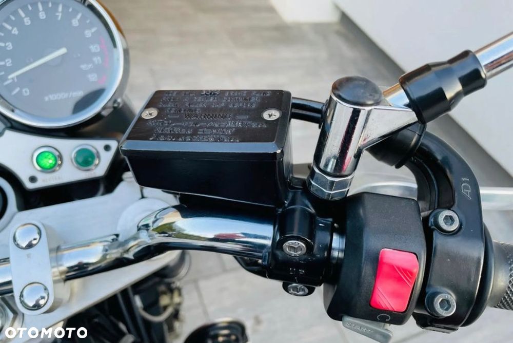 Yamaha XJR - 17