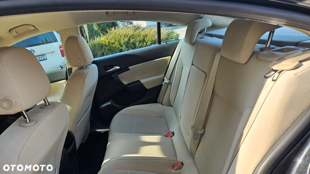 Opel Insignia - 35
