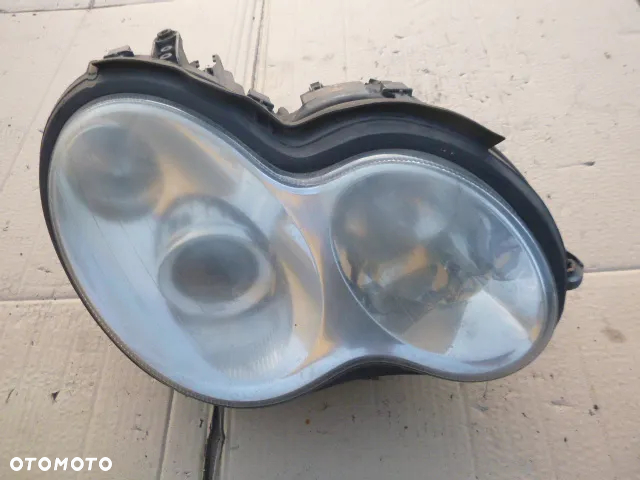 LAMPA PRAWY PRZÓD PRAWA PRZEDNIA MERCEDES C KLASA W203 LIFT XENON - 2