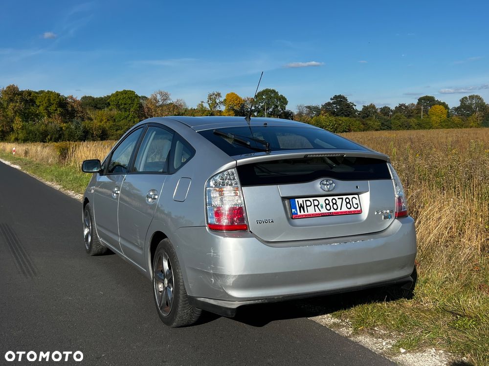 Toyota Prius 1.5 VVT-i Sol - 2