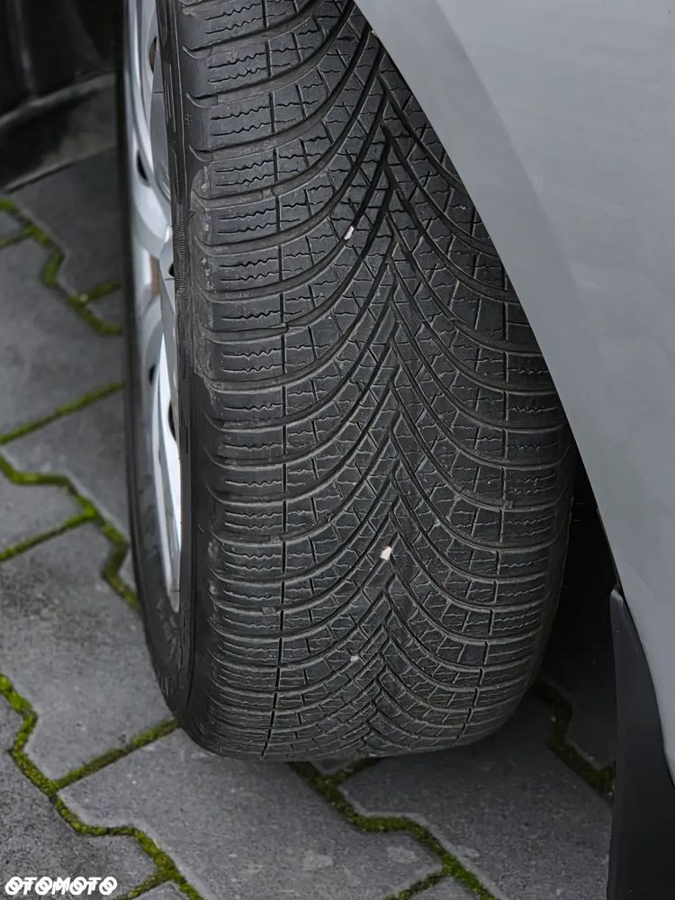 Toyota Auris 2.0 D-4D Prestige - 32