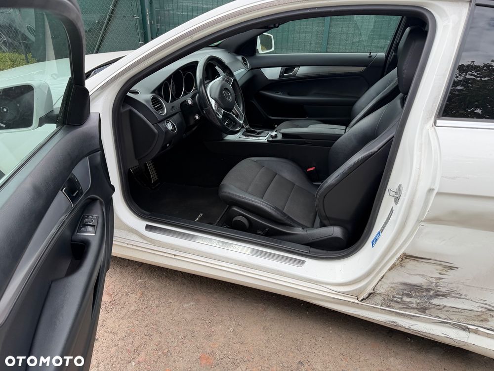 Mercedes-Benz Klasa C 220 CDI DPF BlueEFFICIENCY 7G-TRONIC Edition 1 - 2