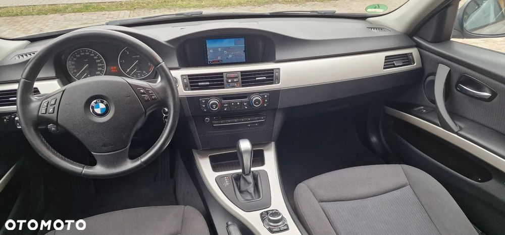 BMW Seria 3 320d DPF Edition Sport - 8