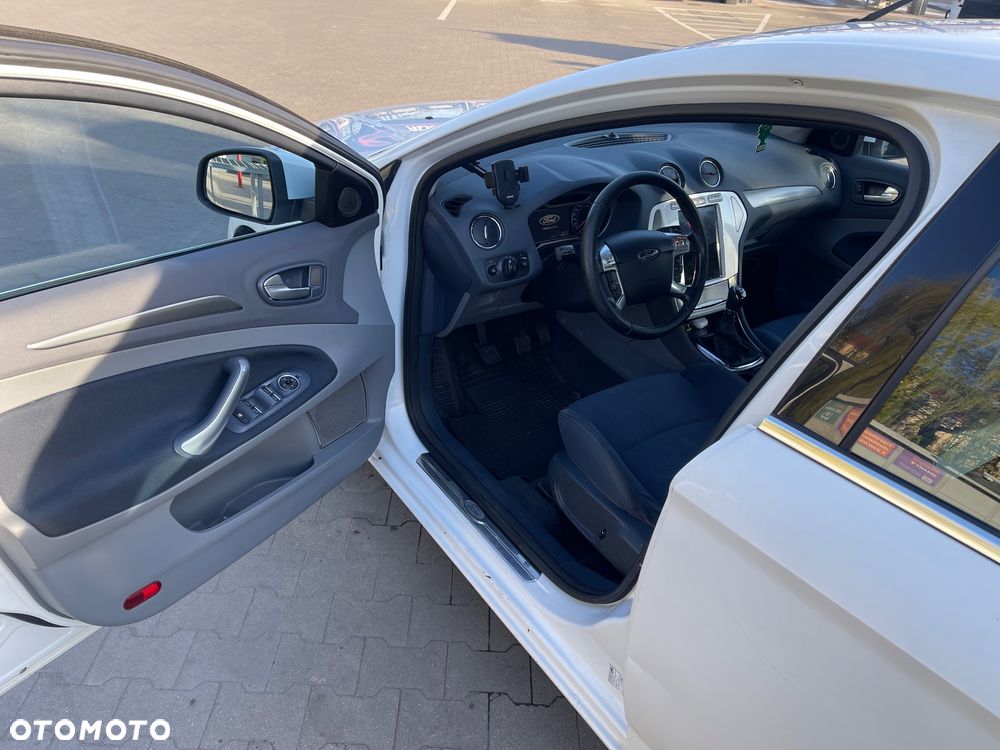 Ford Mondeo - 9