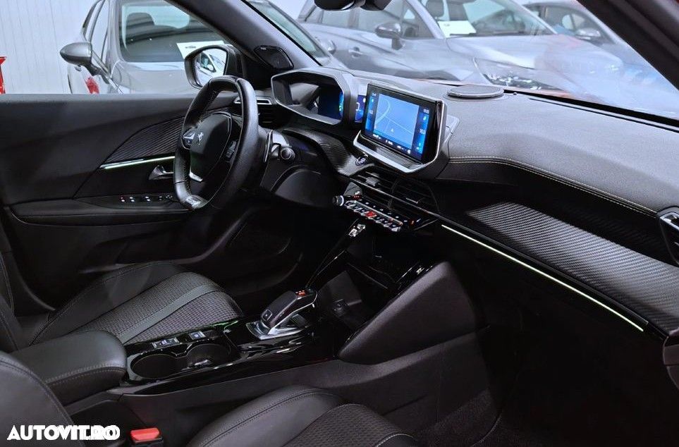 Peugeot 2008 1.2 L PureTech STT EAT8 GT Line - 6
