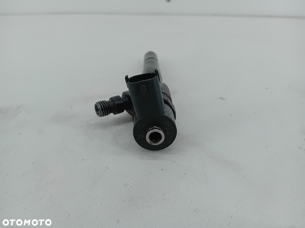 WTRYSKIWACZ FIAT DOBLO III 0445110927 1.6 MULTIJET - 3