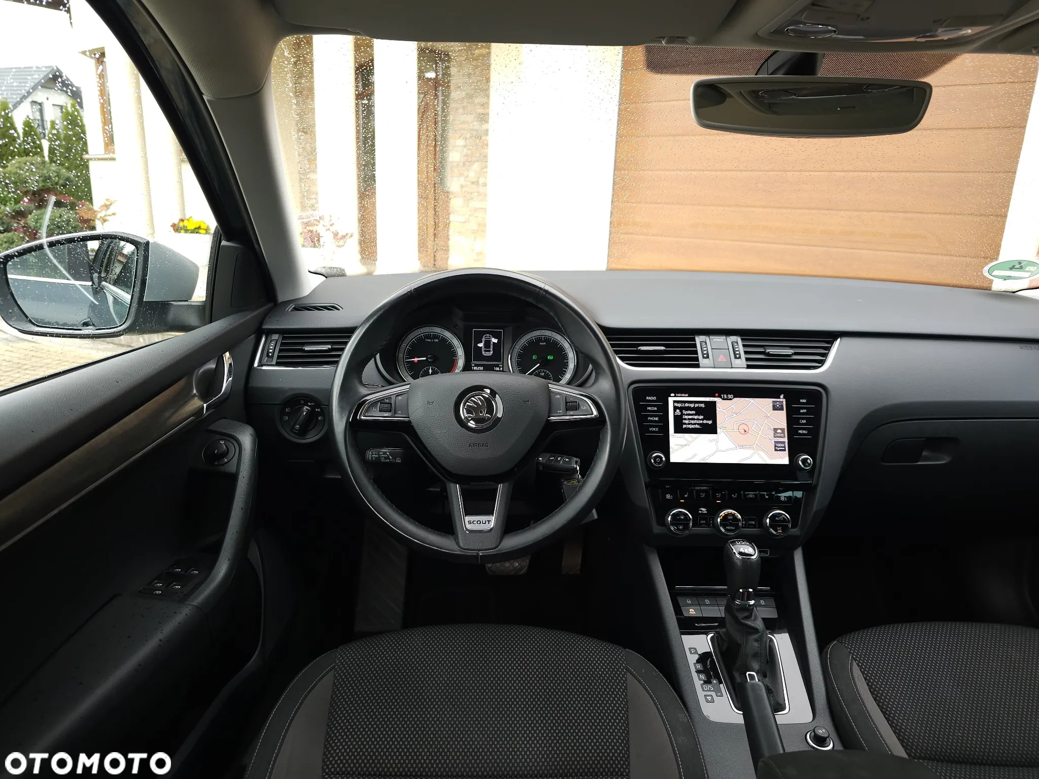 Skoda Octavia Combi 2.0 TDI 4x4 DSG Scout - 35