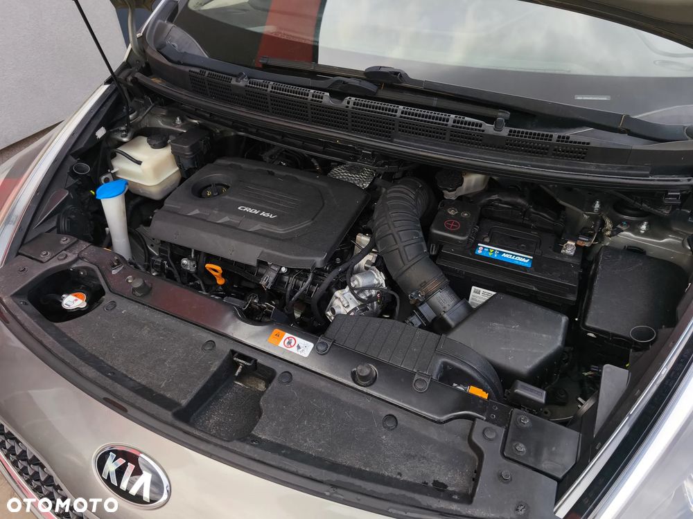 Kia Carens 1.7 CRDi XL 7os - 27