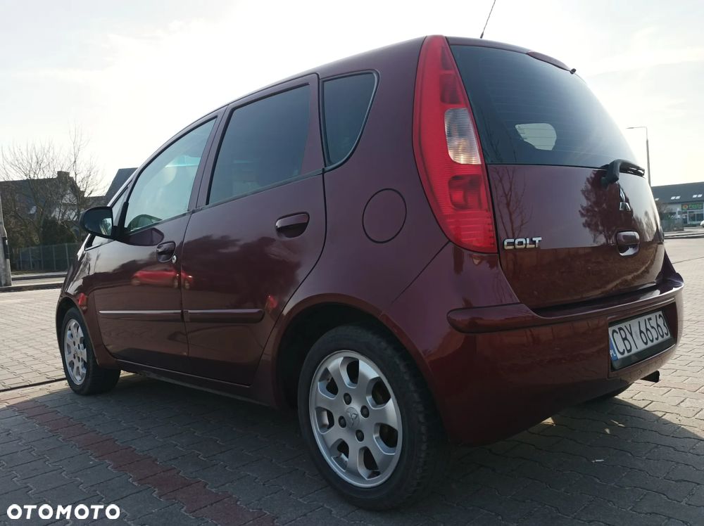 Mitsubishi Colt - 25