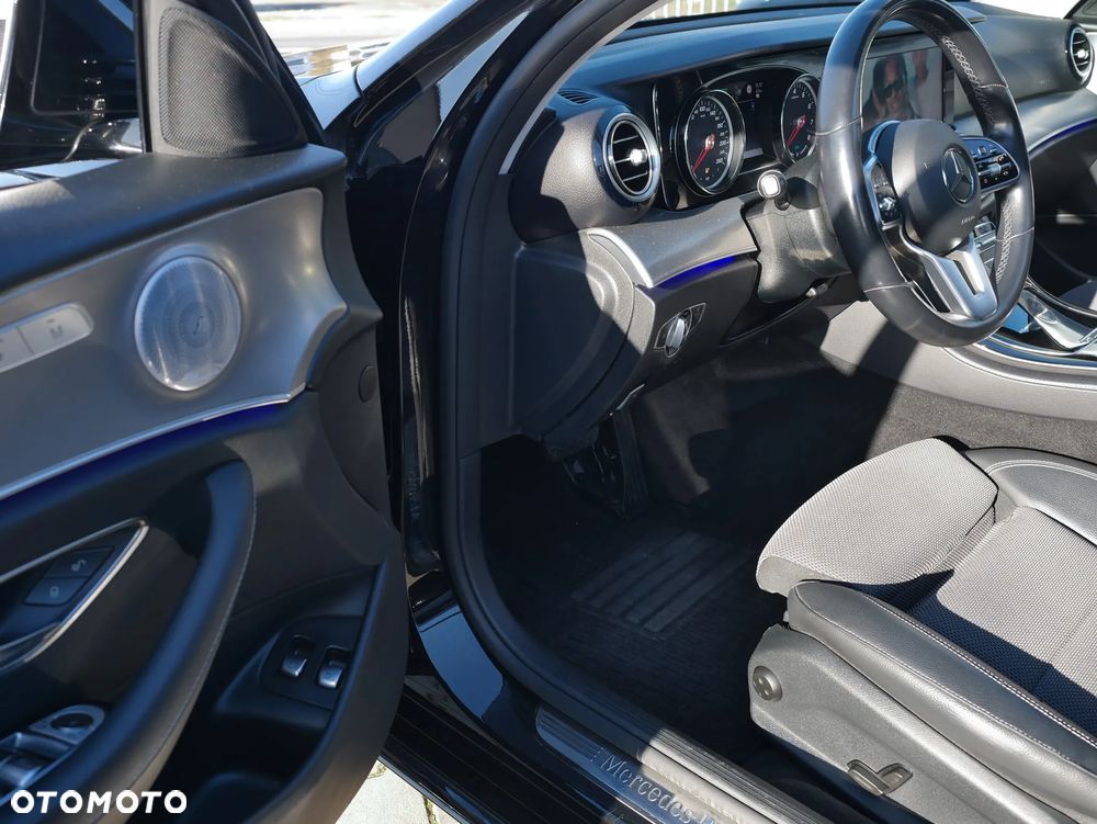 Mercedes-Benz Klasa E 300 9G-TRONIC Avantgarde - 37