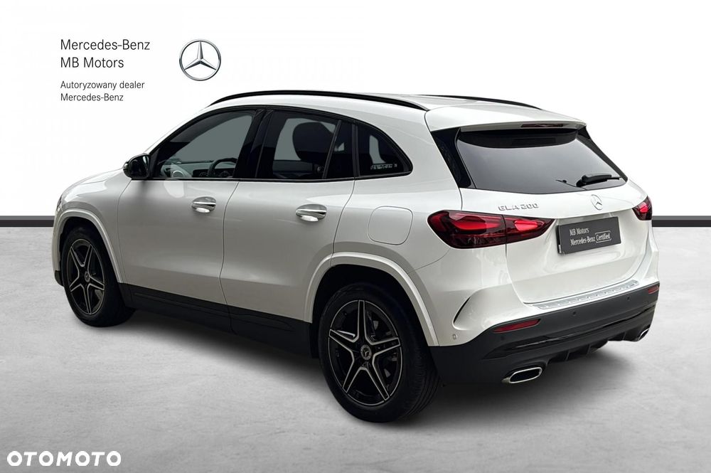 Mercedes-Benz GLA - 3