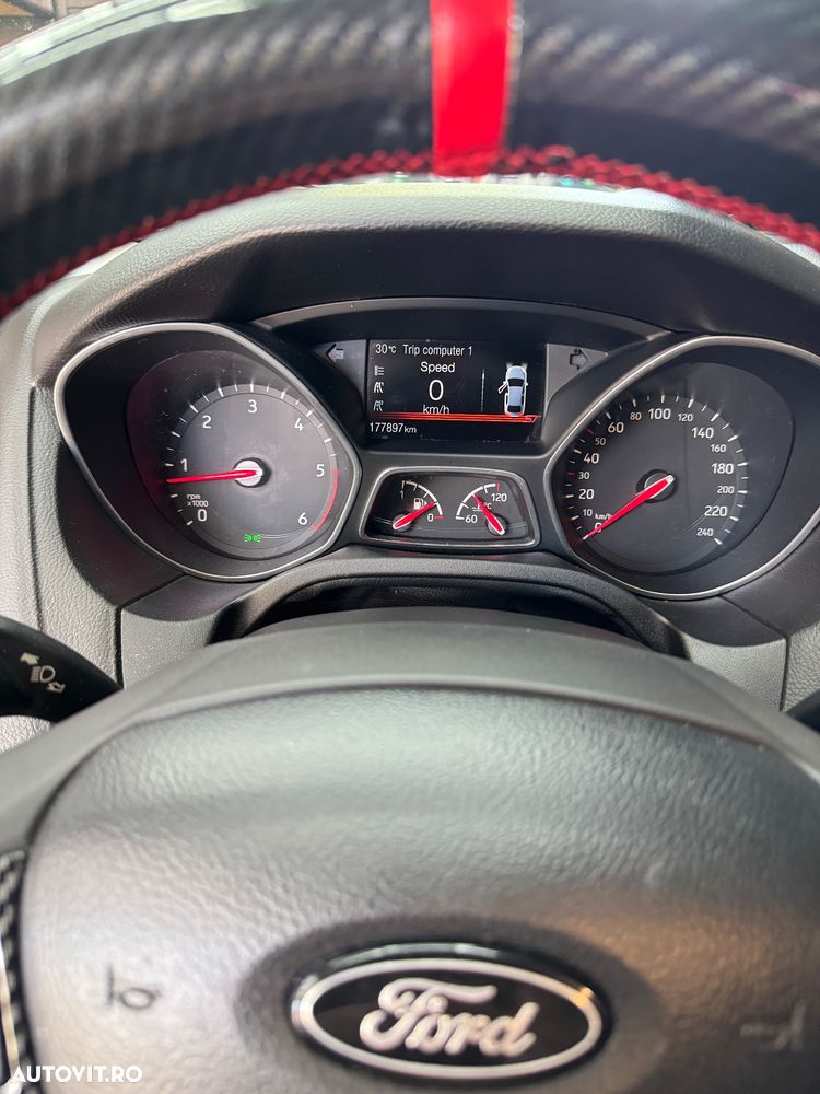 Ford Focus 1.5 TDCi ST-Line - 28
