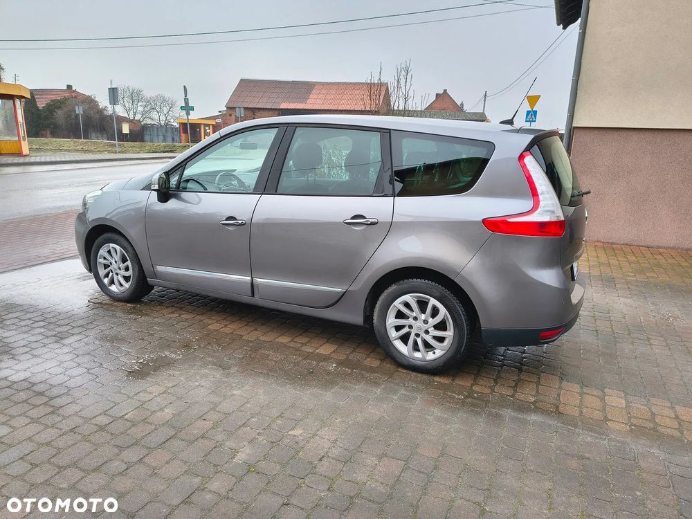 Renault Grand Scenic - 9