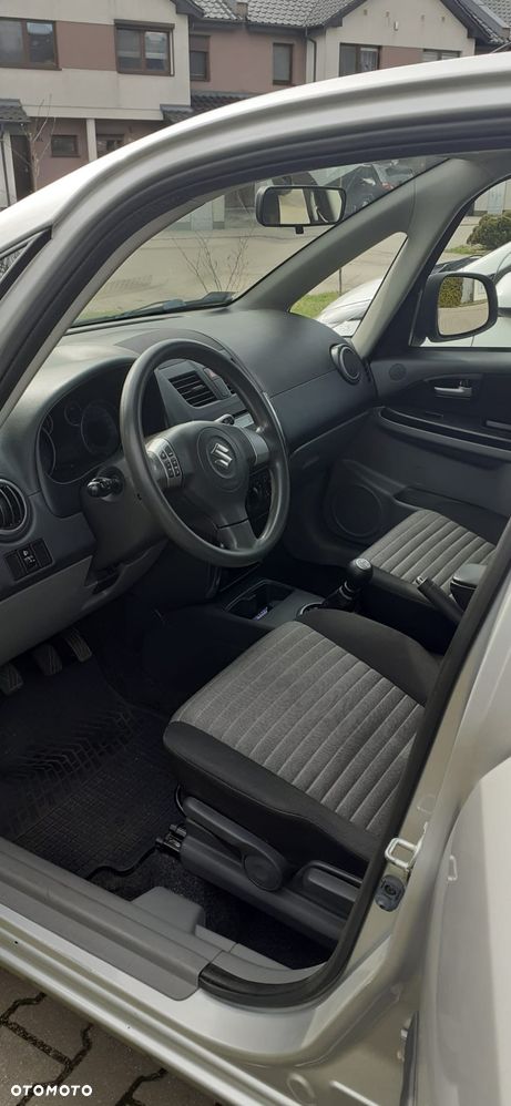 Suzuki SX4 1.5 Comfort - 2