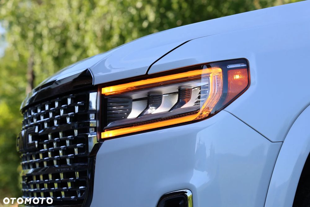 GMC Acadia - 16