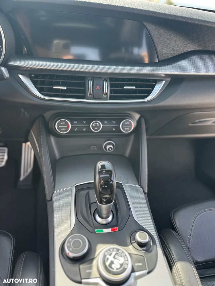 Alfa Romeo Stelvio 2.0 Turbo 16V AT8-Q4 Super - 33