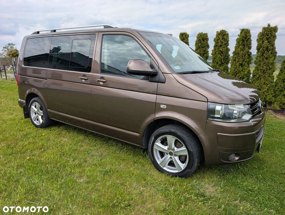 Volkswagen Caravelle - 8