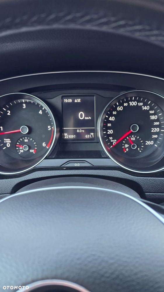 Volkswagen Passat - 9