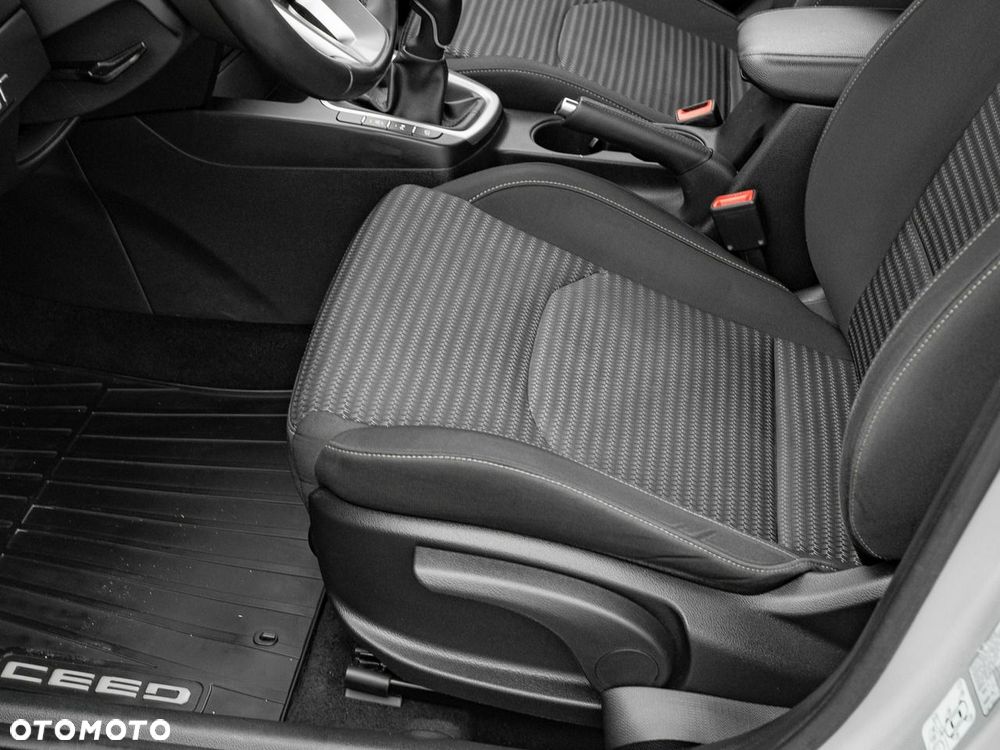 Kia Ceed 1.5 T-GDI M - 13