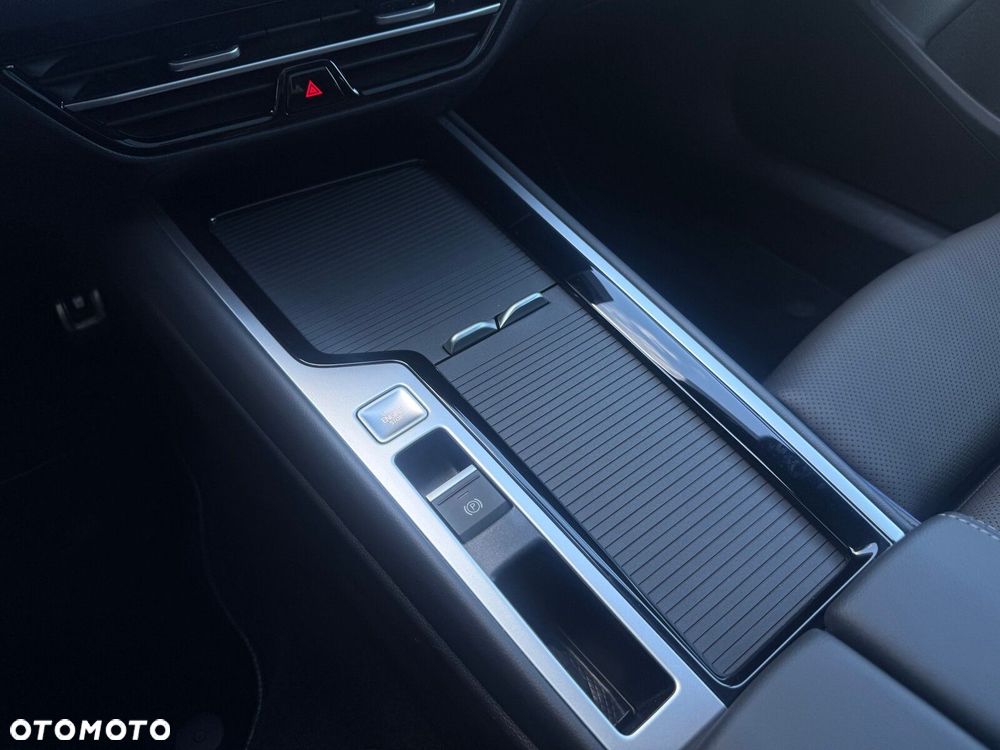 Volkswagen Passat Variant 2.0 TDI SCR 4Mot R-Line Plus DSG - 35