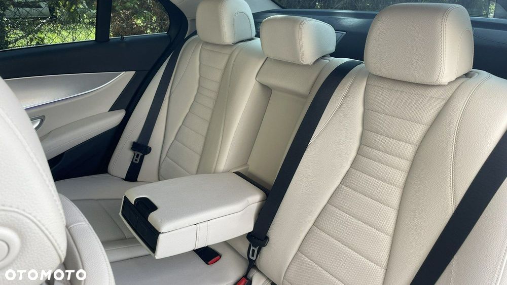 Mercedes-Benz Klasa E - 22