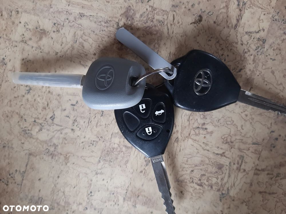 Toyota Avensis 1.8 Executive - 17