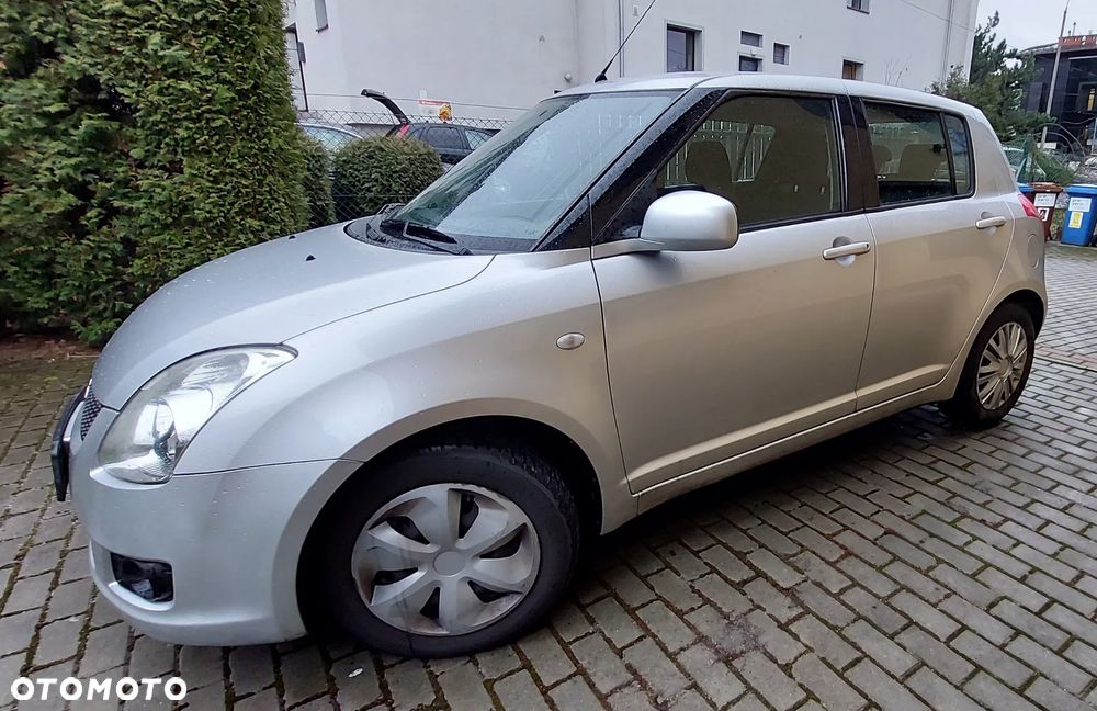 Suzuki Swift 1.3 Club - 3