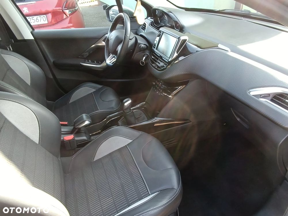 Peugeot 2008 BlueHDi 100 STOP & START Allure - 31