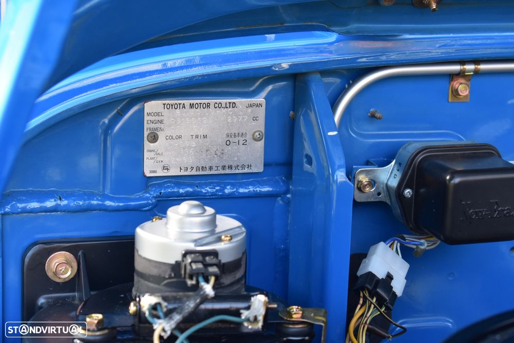Toyota Land Cruiser - 32