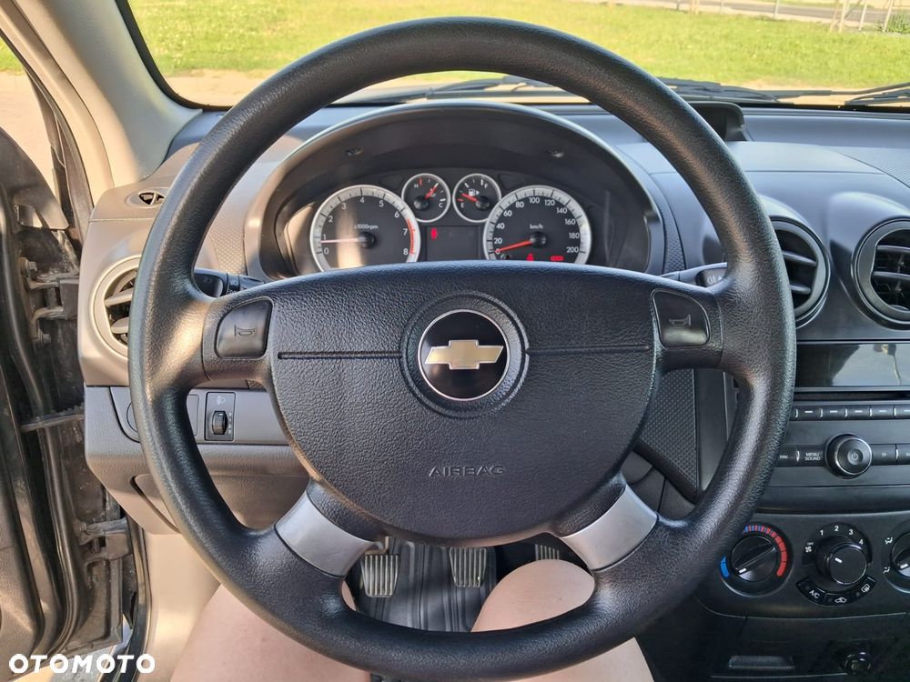 Chevrolet Aveo 1.2 - 10