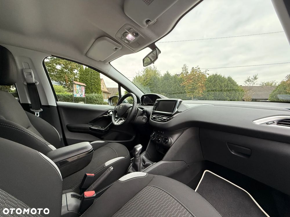 Peugeot 208 1.2 VTi Style - 25