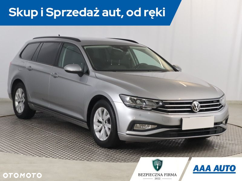 Volkswagen Passat - 2