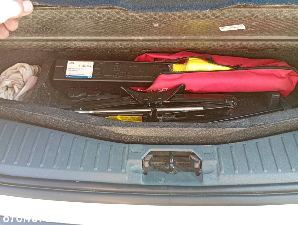 Ford Grand C-MAX - 19