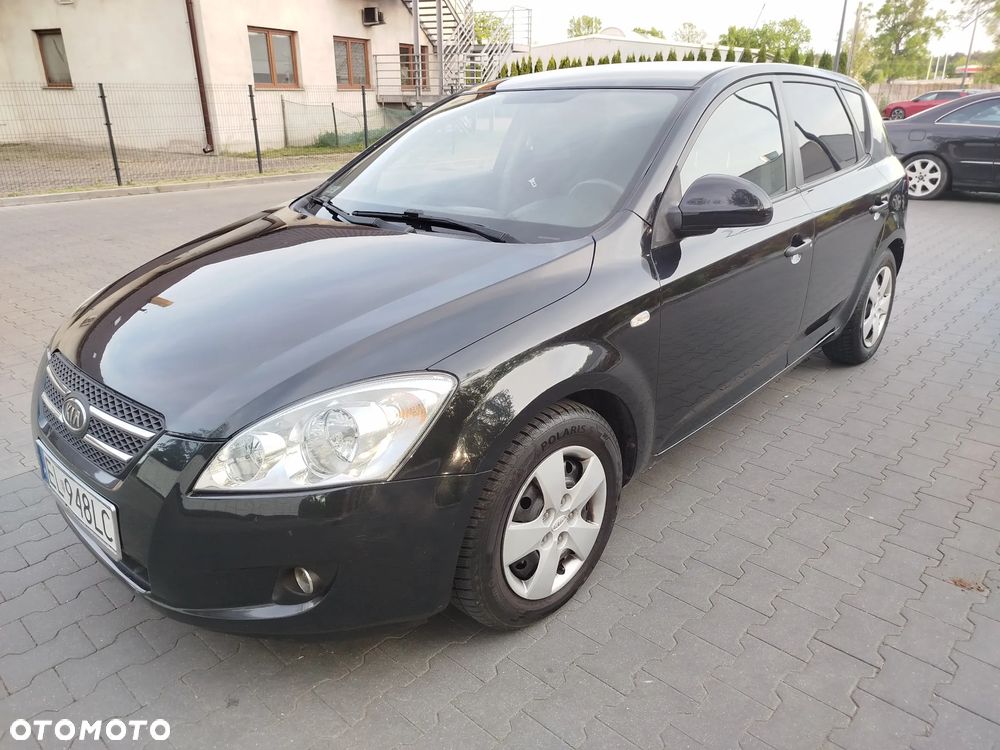 Kia Ceed 1.6 CRDi EX - 1