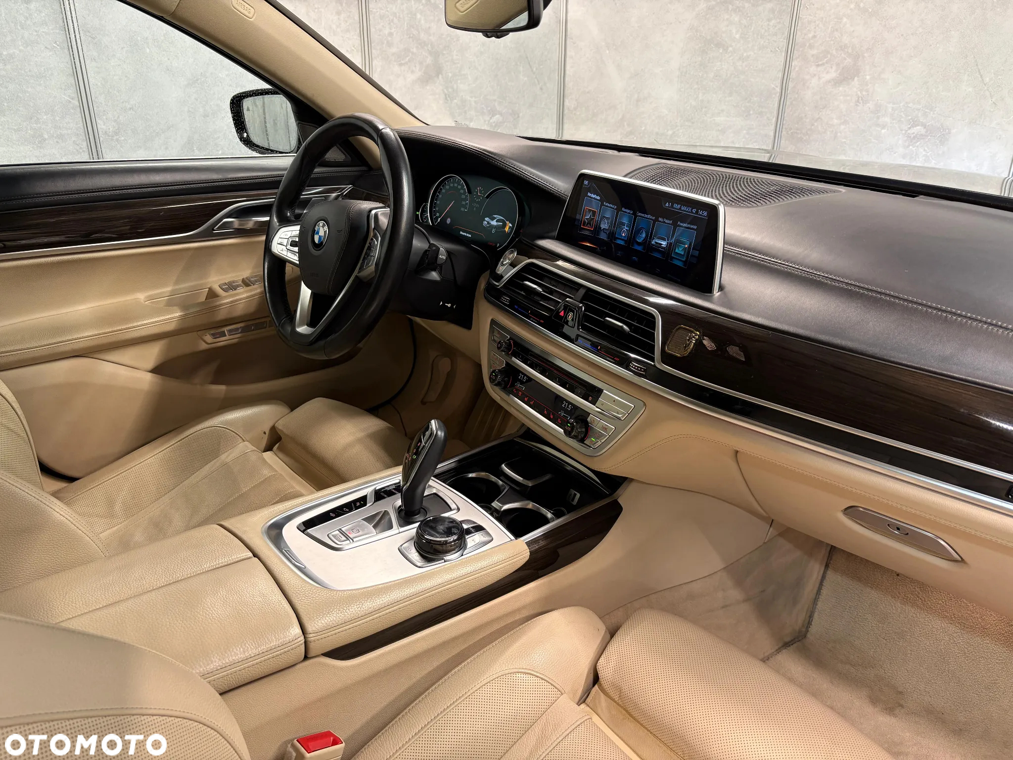 BMW Seria 7 750Li xDrive - 24