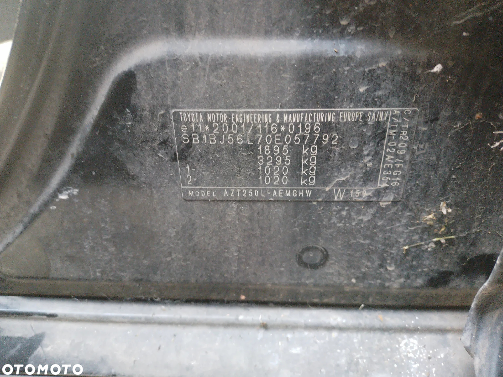 TOYOTA AVENSIS T25 2.0 VVT-i  03-06  209  ZDERZAK PRZÓD PRZEDNI - 32