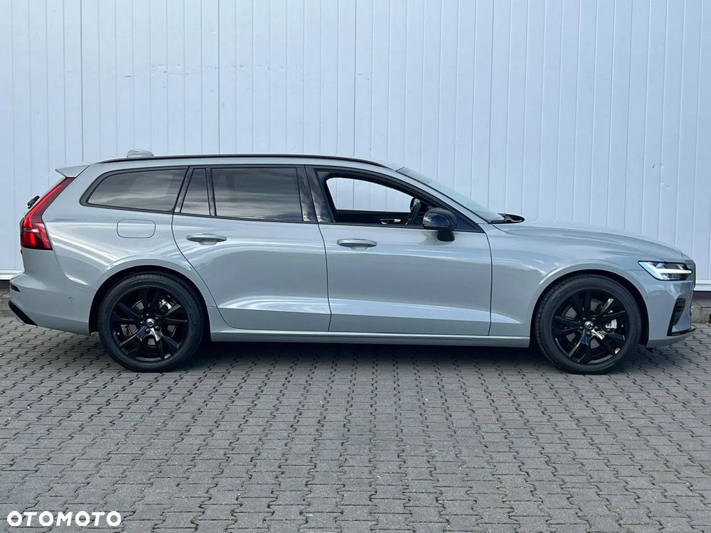 Volvo V60 2025 photo 2