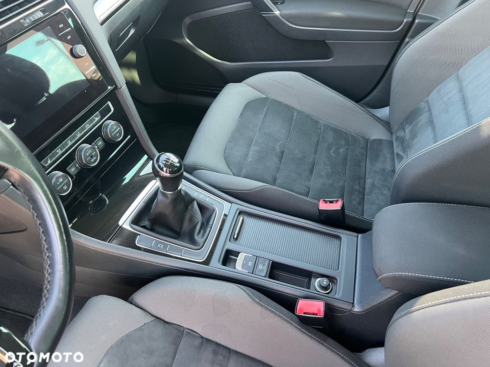 Volkswagen Golf 2.0 TDI SCR Highline - 28