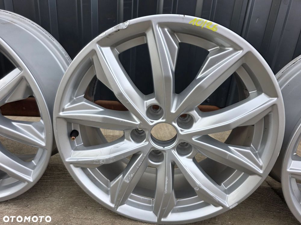 FELGA FELGI KOMPLET AUDI A4 A5 Q5 7.0J R17 ET34 80A601025J 10/26 ! - 4
