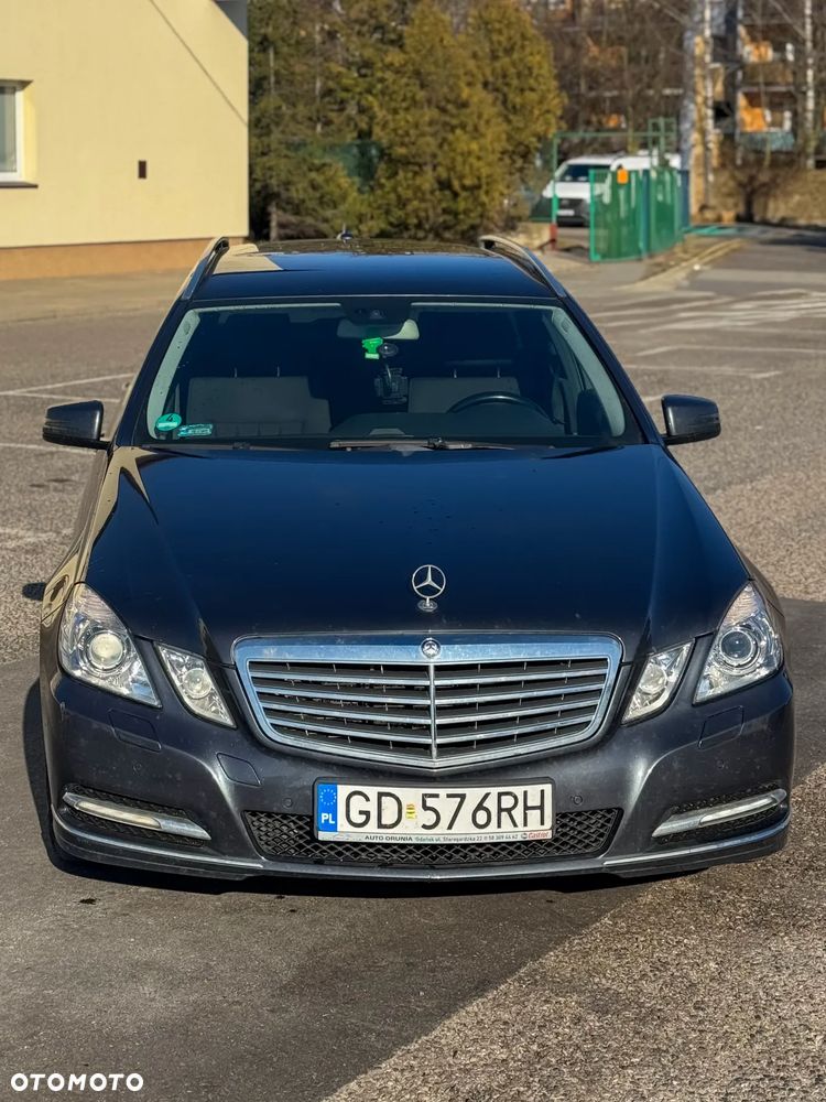 Mercedes-Benz Klasa E 200 T BlueEFFICIENCY 7G-TRONIC Elegance - 1
