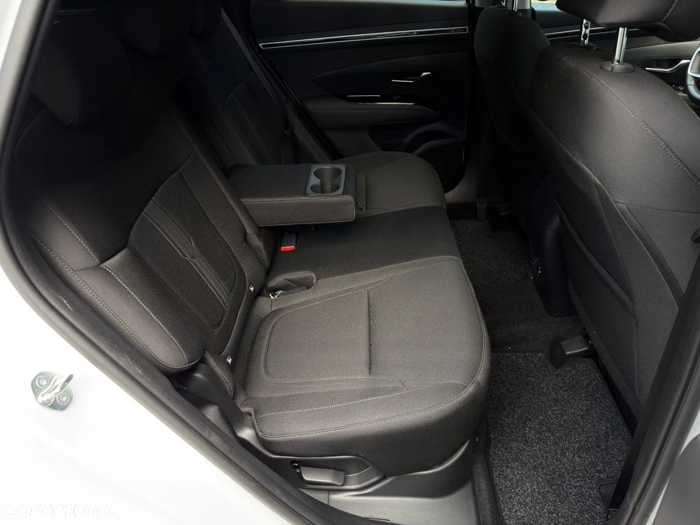 Hyundai Tucson 1.6 T-GDi HEV Executive 4WD - 23