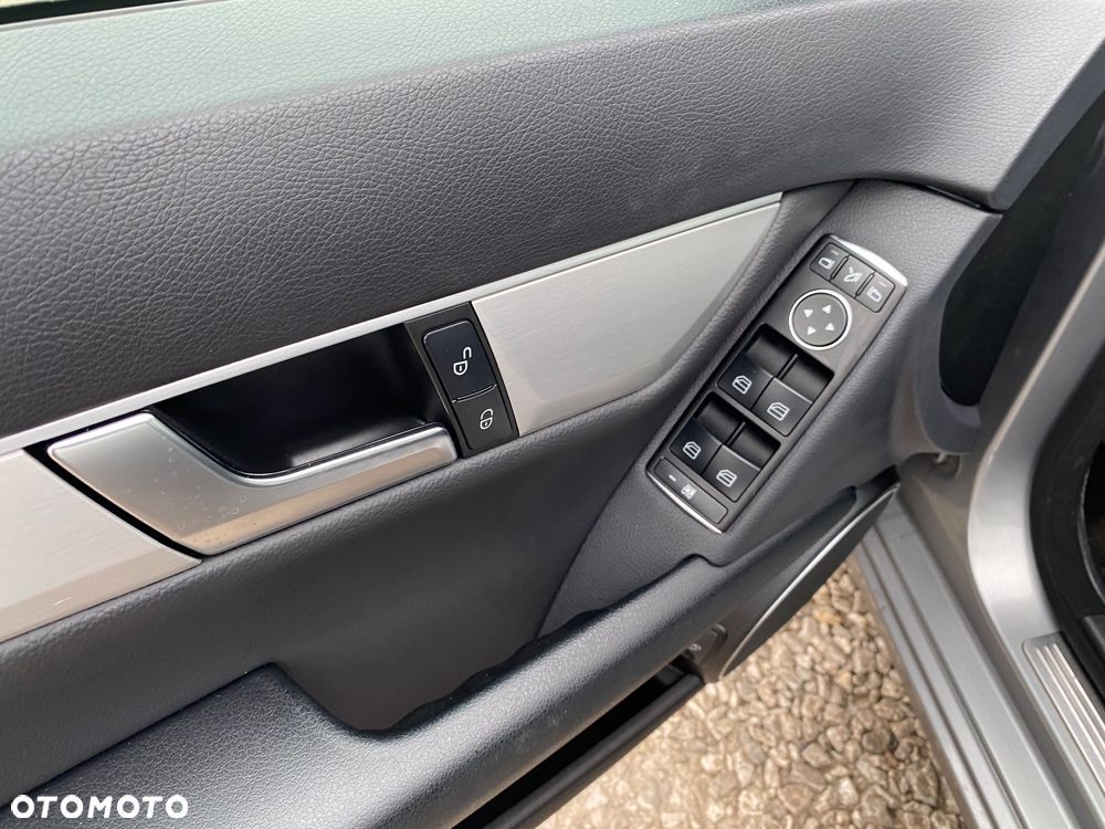 Mercedes-Benz Klasa C 180 (BlueEFFICIENCY) Avantgarde - 20