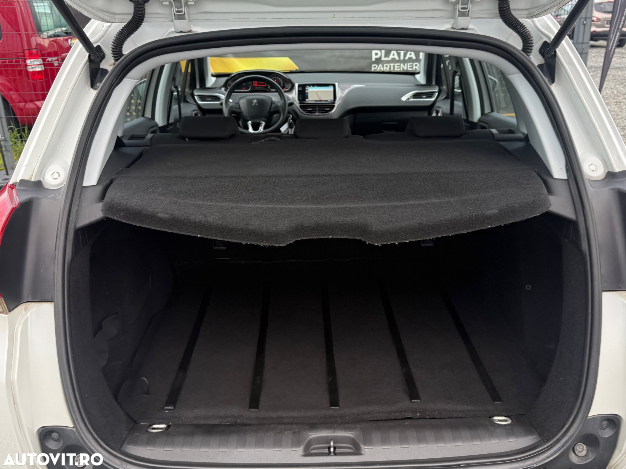Peugeot 2008 1.2 L PureTech STT Active - 17