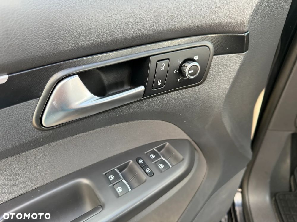 Volkswagen Touran 2.0 TDI DPF BlueMotion Technology Comfortline - 20