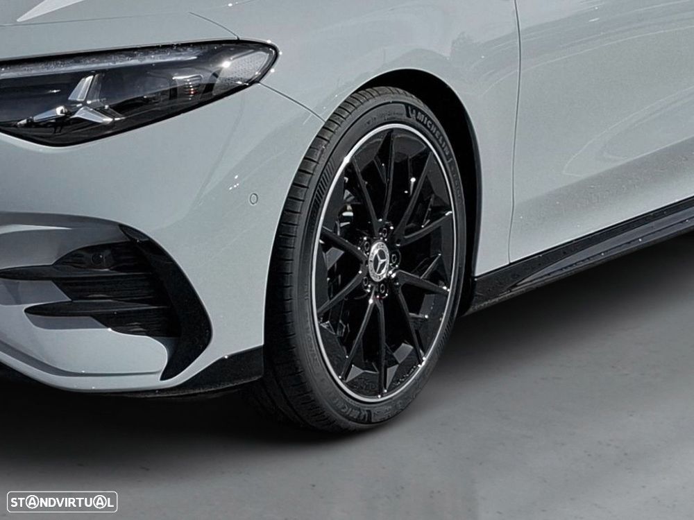 Mercedes-Benz CLA 180 - 4