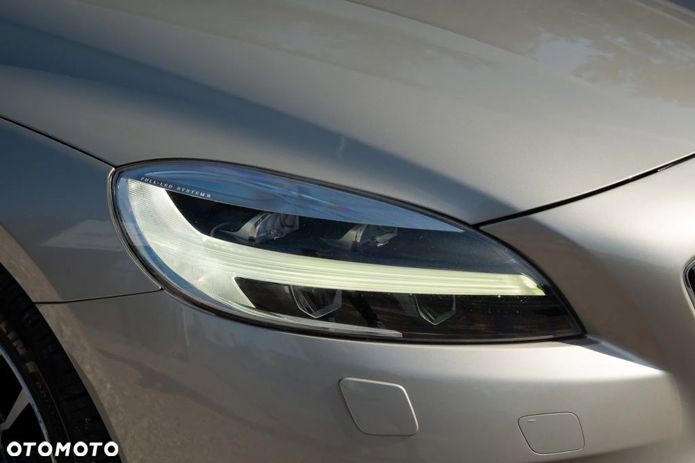 Volvo V40 T2 Drive-E Momentum - 33